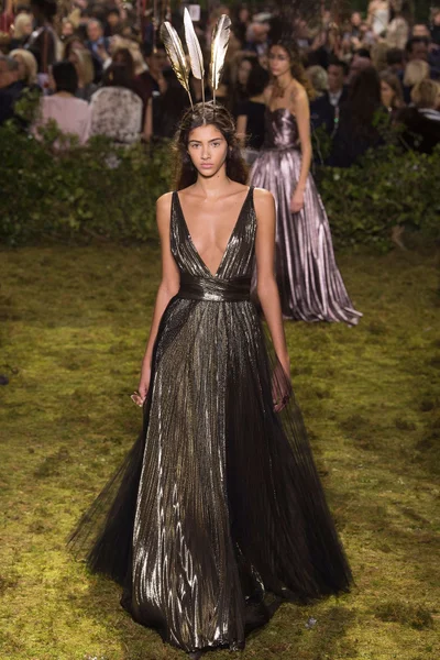 Look 50